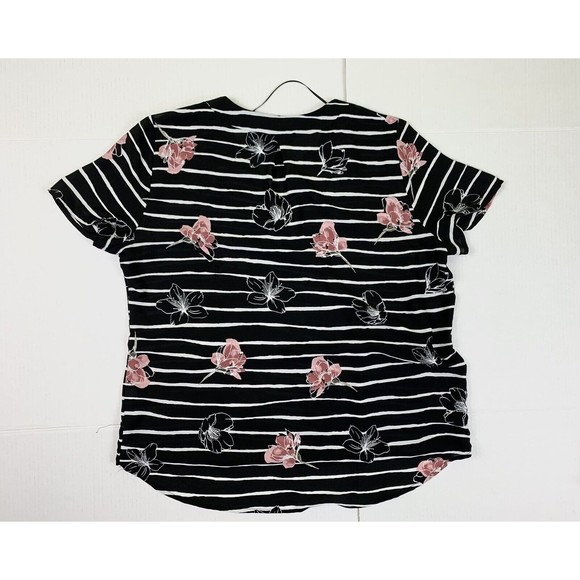 Apt 9 Womens L Floral Print Wrap Blouse Tunic Top Short Sleeve Black White Pink - Picture 2 of 11
